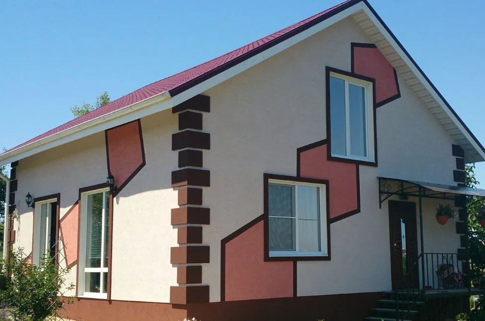 Яркие фасады домов