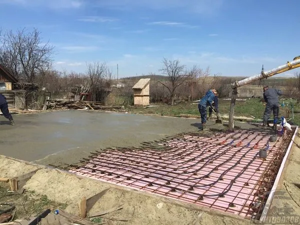 Заливка фундамента дома