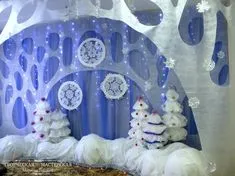 Новогоднее оформление музыкального зала в детском саду Фото Christmas Display, Christmas Door, Quinceanera Decorations, Winter Wonderland Theme