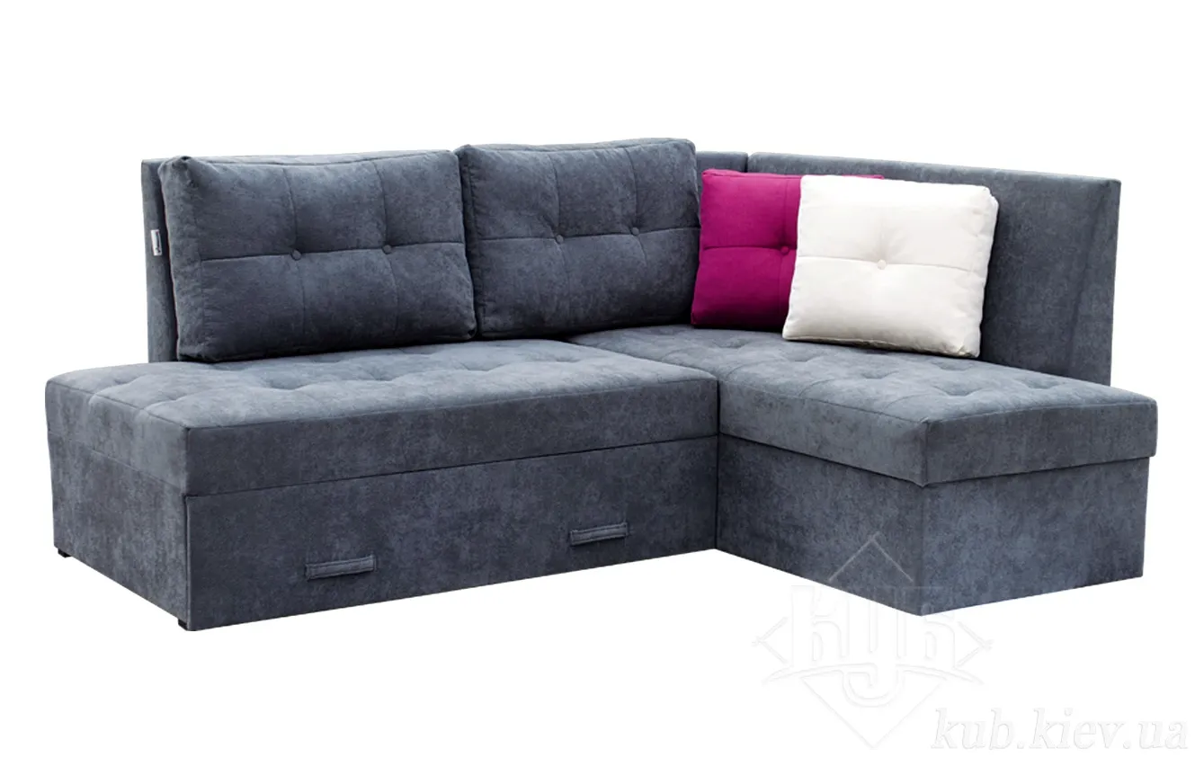 Серый диван с яркими подушками
