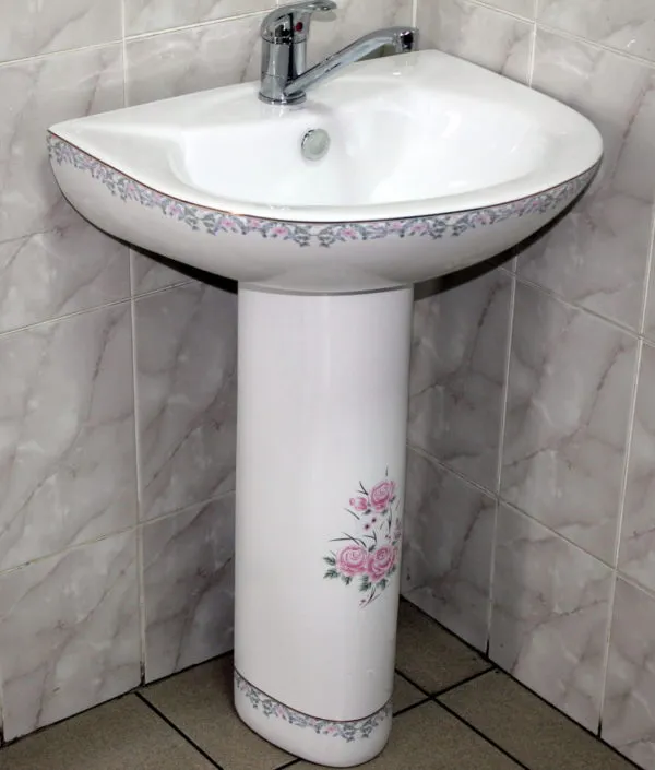 Раковина на пьедестале