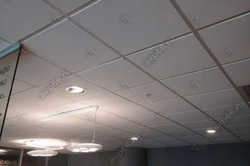 Потолок Армстронг Дюна кромкой Тегулар на белой подвесной системе (1-1)
