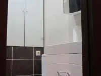 Шкафы в туалет с матовым фасадом