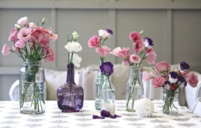 Красивые вазы из бутылок и банок разной формы