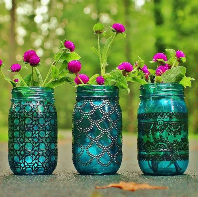 Вариант декорирования ваз из банок