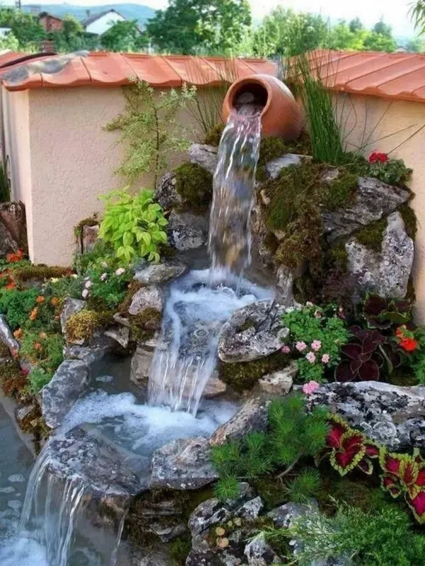 Садовый водопад