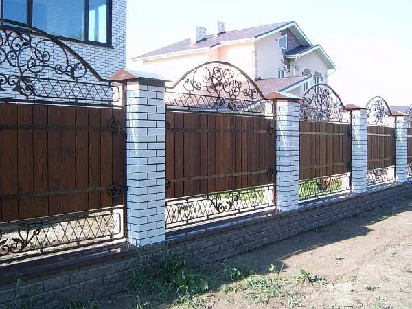 Ограда на даче