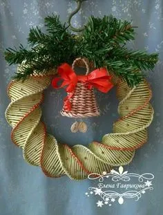 Одноклассники Diy Christmas Deco, Diy Christmas Ornament, Christmas Floral, Christmas Time, Newspaper Crafts Diy, Recycled Paper Crafts