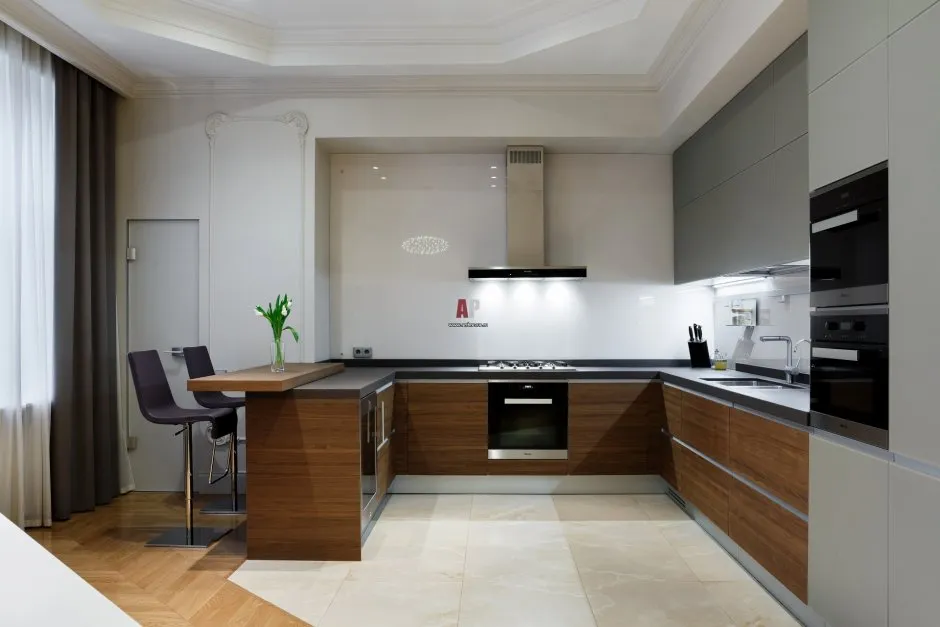 Плитка и ламинат в гостиной на кухне (35 фото)