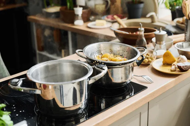 Почему для индукционной плиты нужна специальная посуда