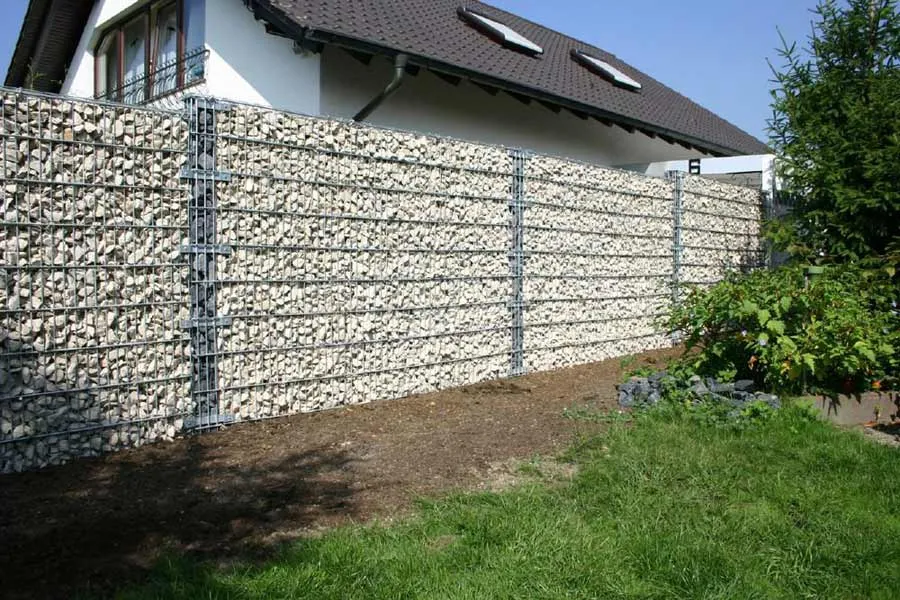 забор сетка с камнем