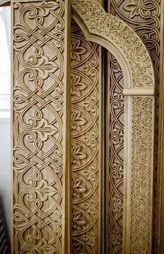 Фотография Carved Wooden Panels, Carved Wood Wall Art, Wood Art, Wooden Front Door Design, Simple Canvas Paintings, Temple Design